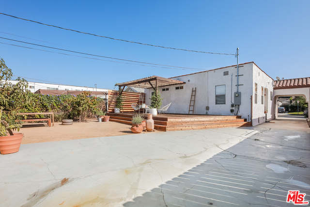 1925 Carmona Ave
