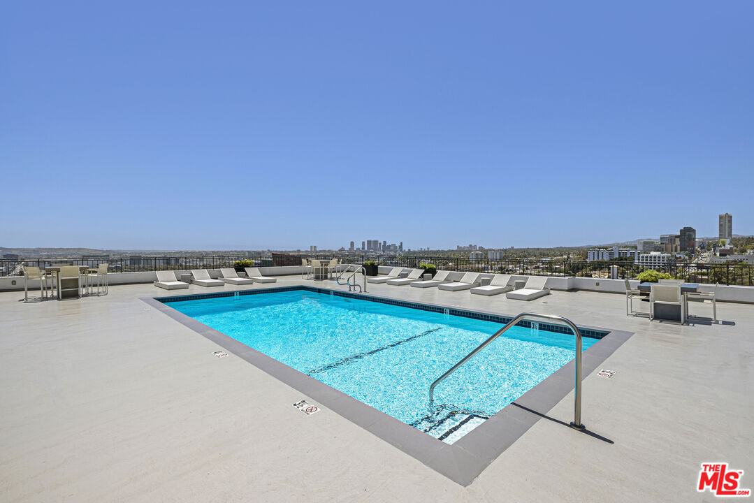 1100 Alta Loma Rd Unit: 701