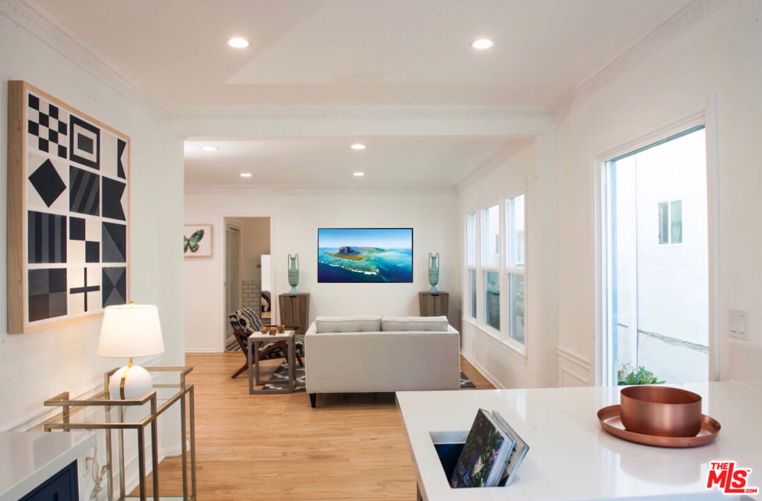 133 S Roxbury Dr Unit: B