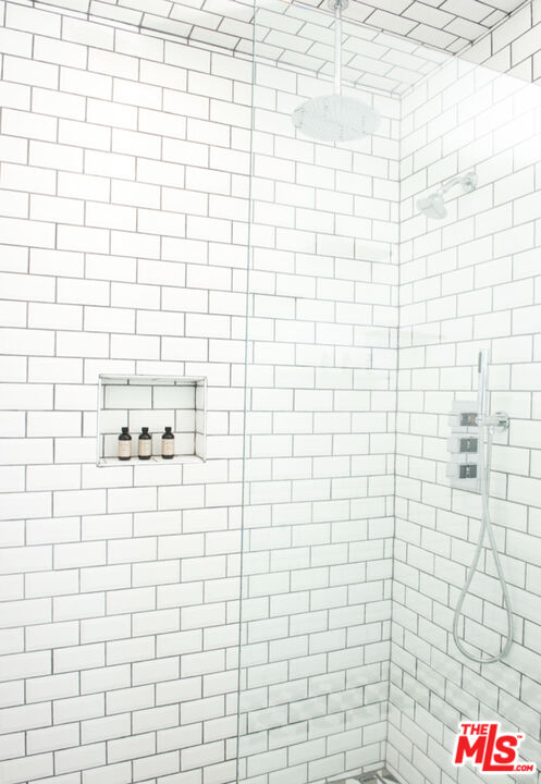 133 S Roxbury Dr Unit: B