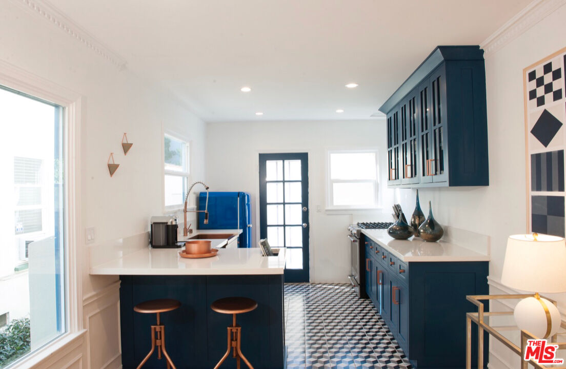 133 S Roxbury Dr Unit: B