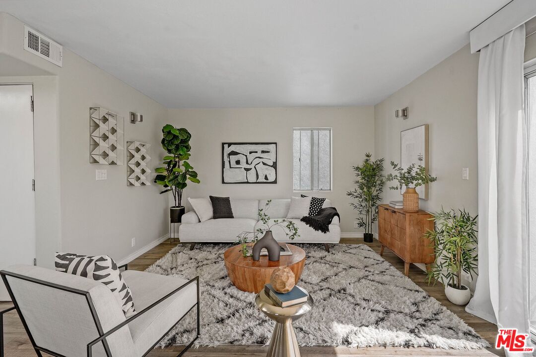 506 Boccaccio Ave