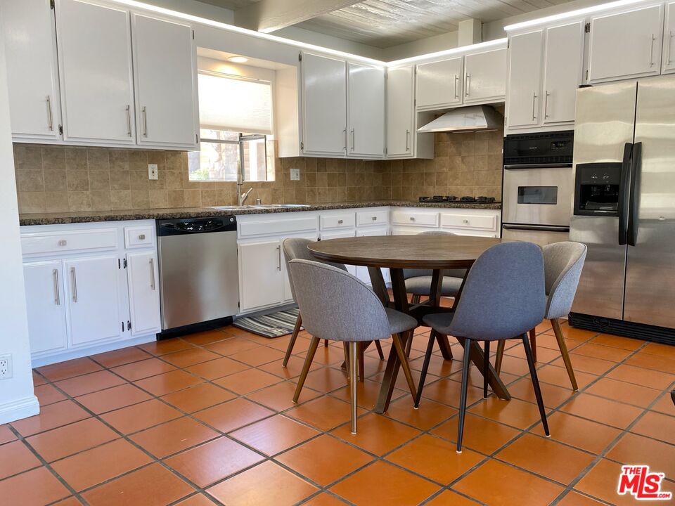 3352 Oak Glen Dr