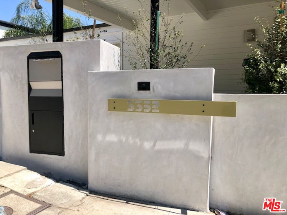 3352 Oak Glen Dr