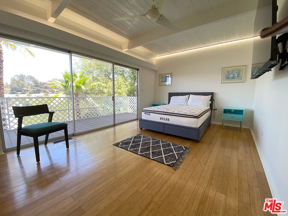3352 Oak Glen Dr