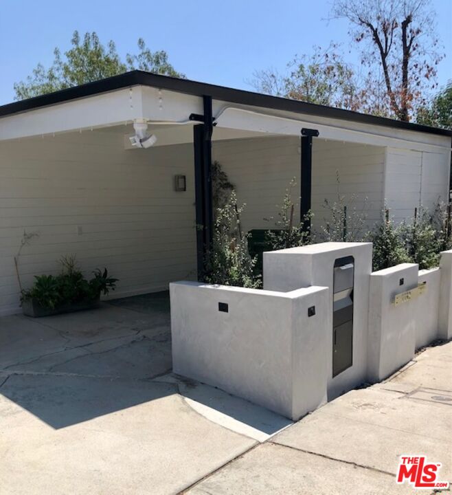 3352 Oak Glen Dr