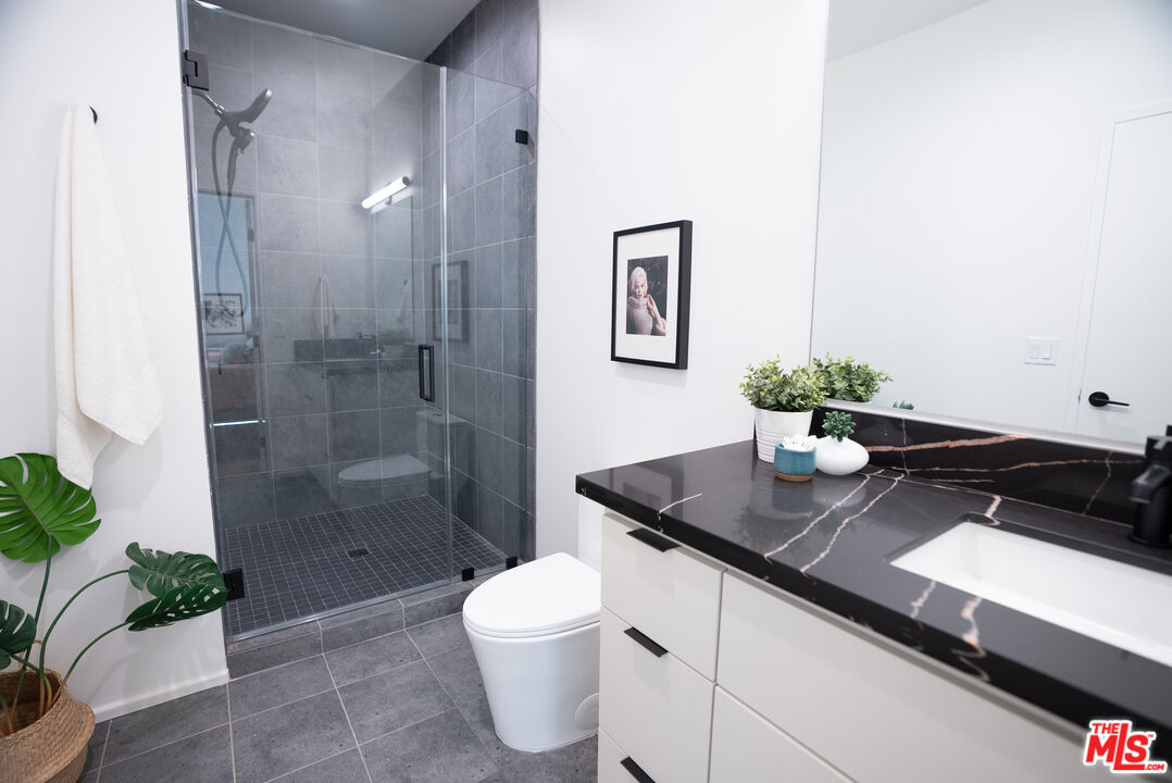 841 N La Fayette Park Pl Unit: 1/2