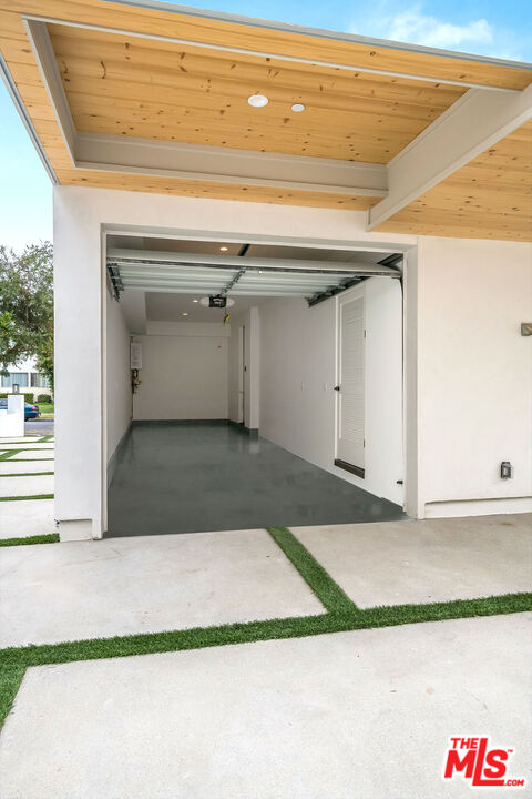 5319 Ben Ave Unit: 2