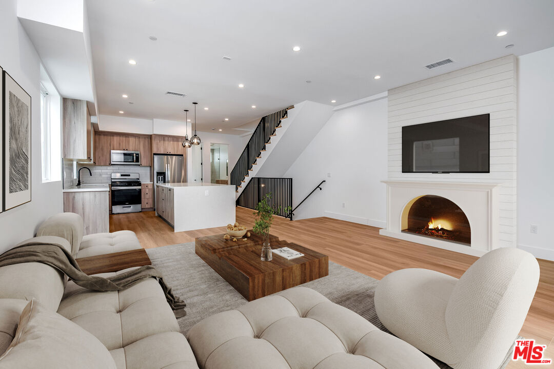5321 Ben Ave Unit: 1