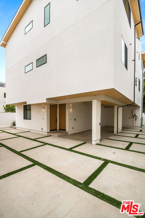 5321 Ben Ave Unit: 1