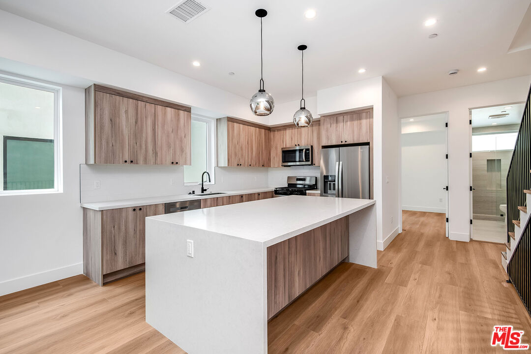 5321 Ben Ave Unit: 2