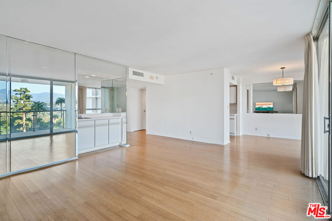 201 Ocean Ave Unit: 810B