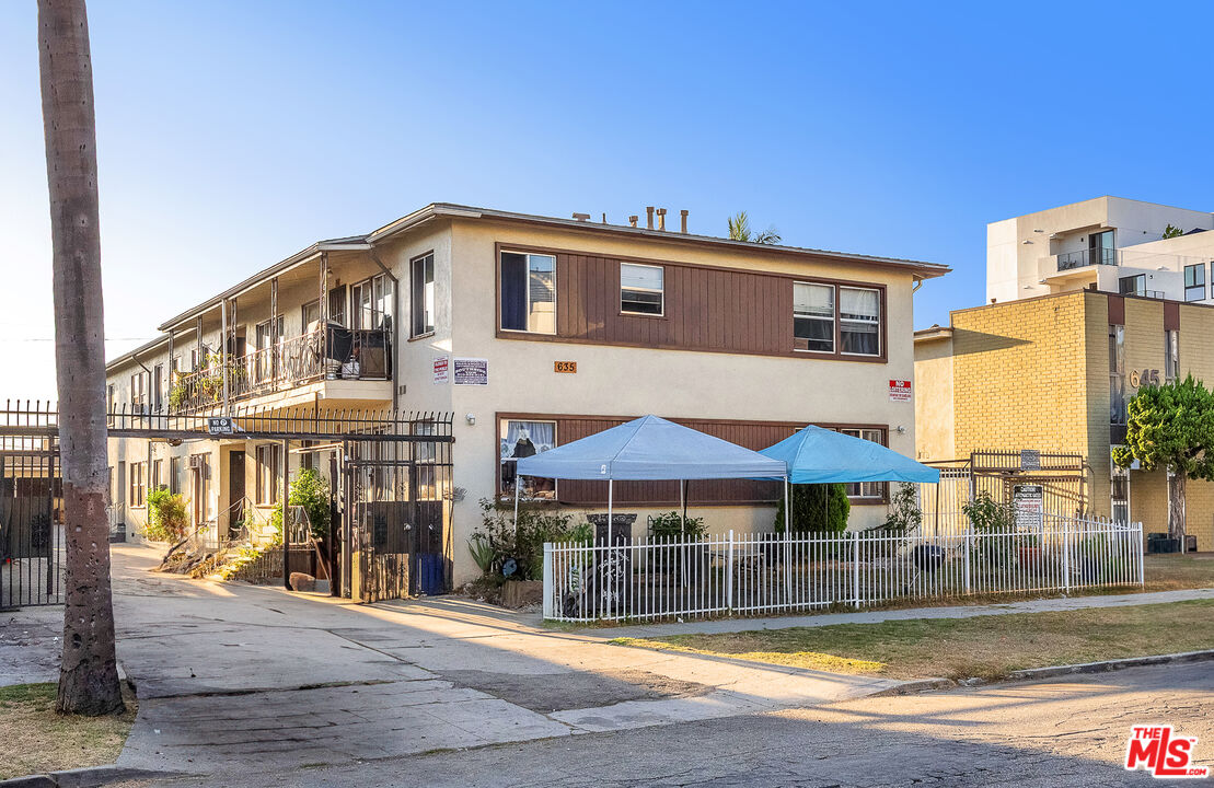 635 N Ardmore Ave Unit: 5