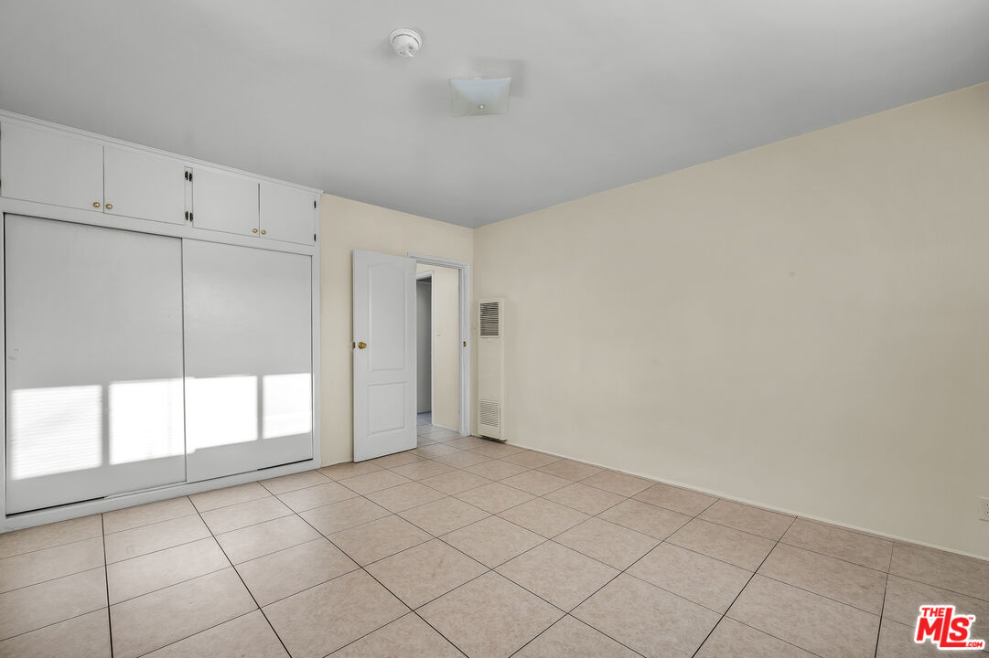 635 N Ardmore Ave Unit: 5