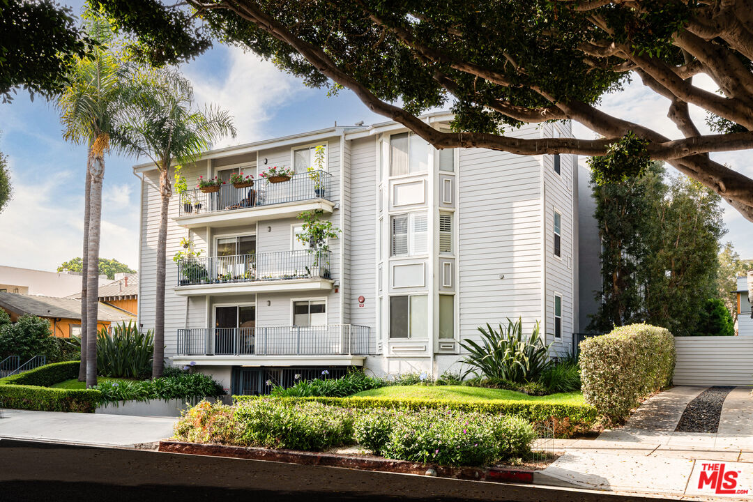 2222 5th St Unit: 302