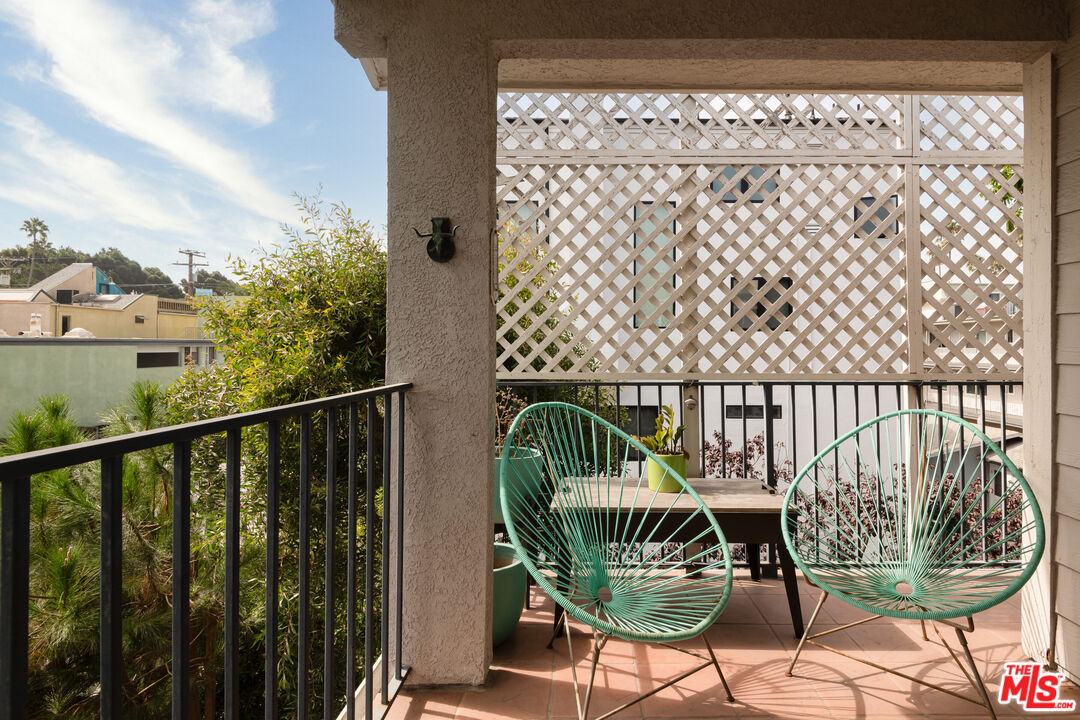 2222 5th St Unit: 302