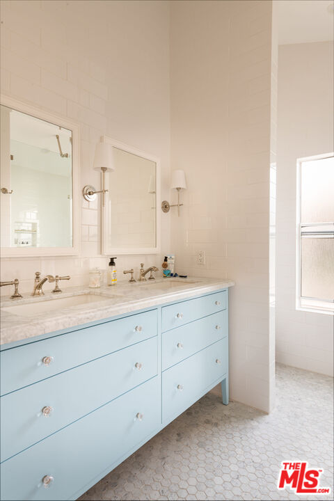 2222 5th St Unit: 302