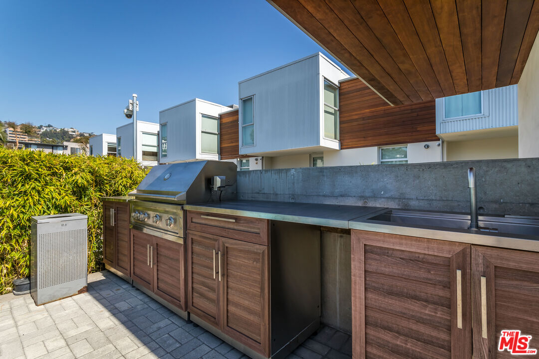 901 Hancock Ave Unit: 206