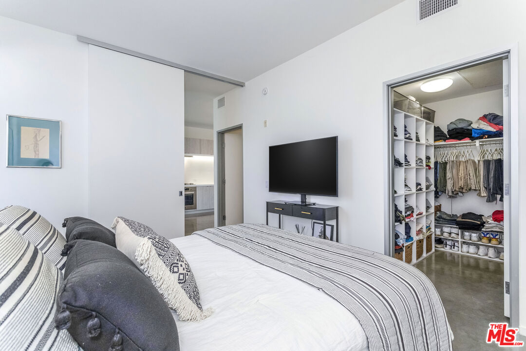 901 Hancock Ave Unit: 206