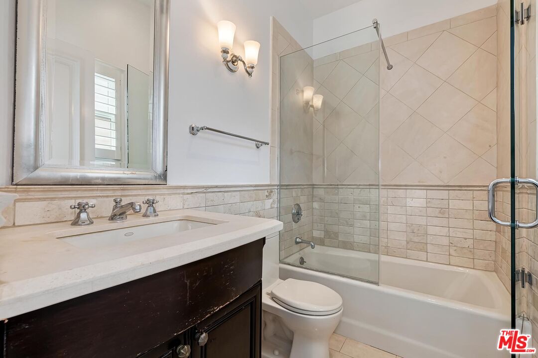 133 S Spalding Dr Unit: 401