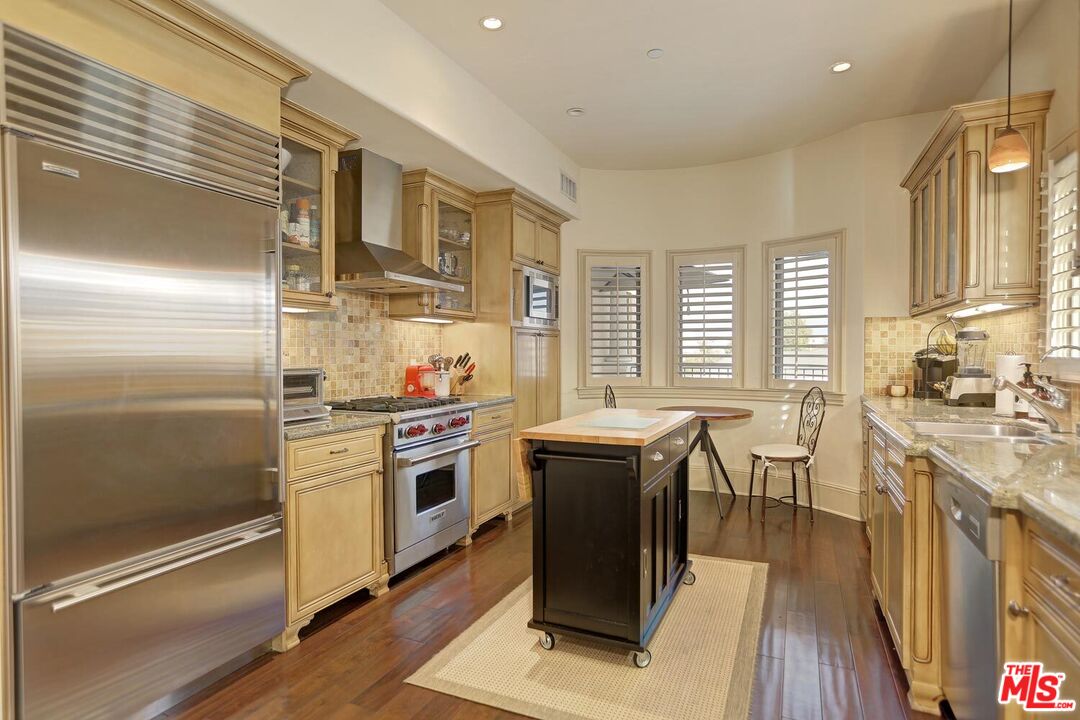 133 S Spalding Dr Unit: 401