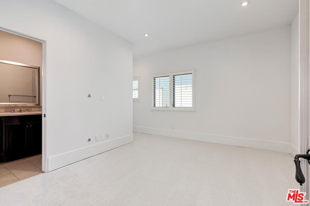 133 S Spalding Dr Unit: 401