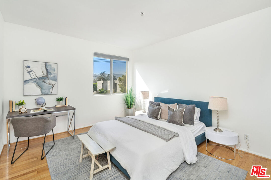 12633 Moorpark St Unit: 307