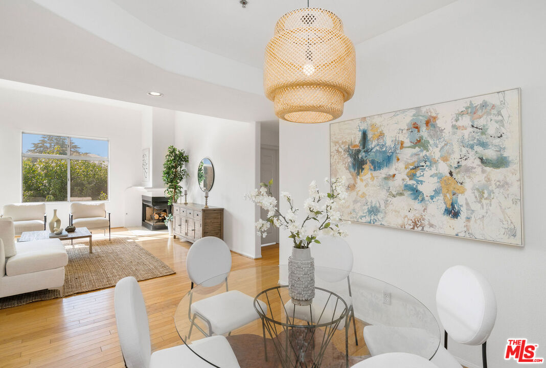 12633 Moorpark St Unit: 307