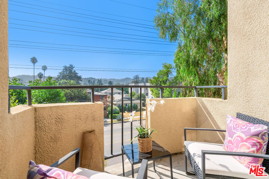 12633 Moorpark St Unit: 307