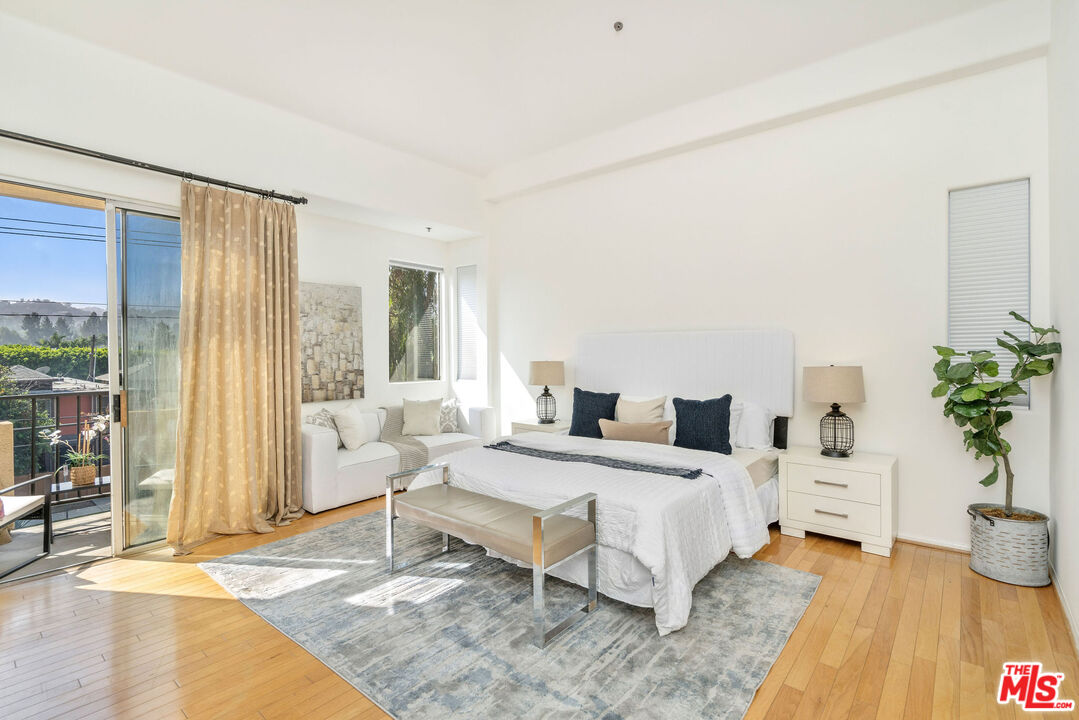 12633 Moorpark St Unit: 307