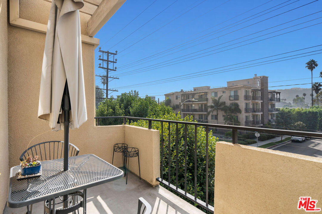 12633 Moorpark St Unit: 307