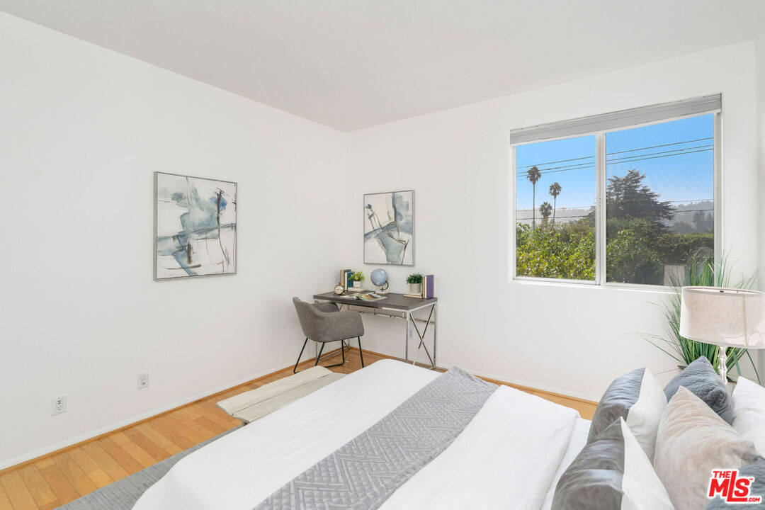 12633 Moorpark St Unit: 307