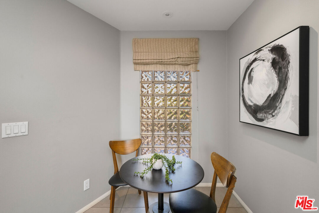 12633 Moorpark St Unit: 307