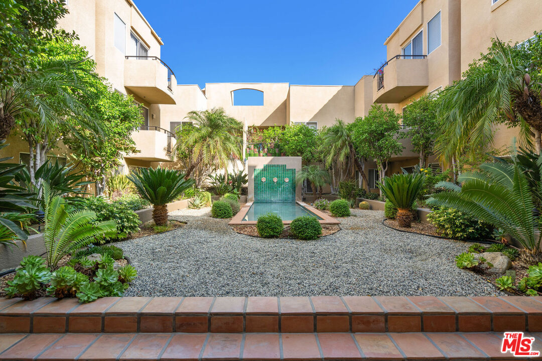 12633 Moorpark St Unit: 307