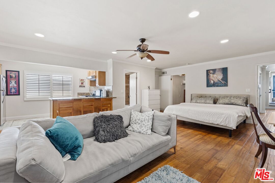 5204 Bedford Ave
