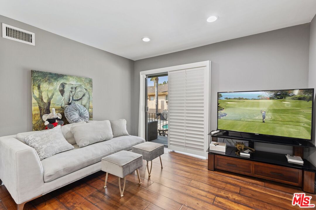 5204 Bedford Ave
