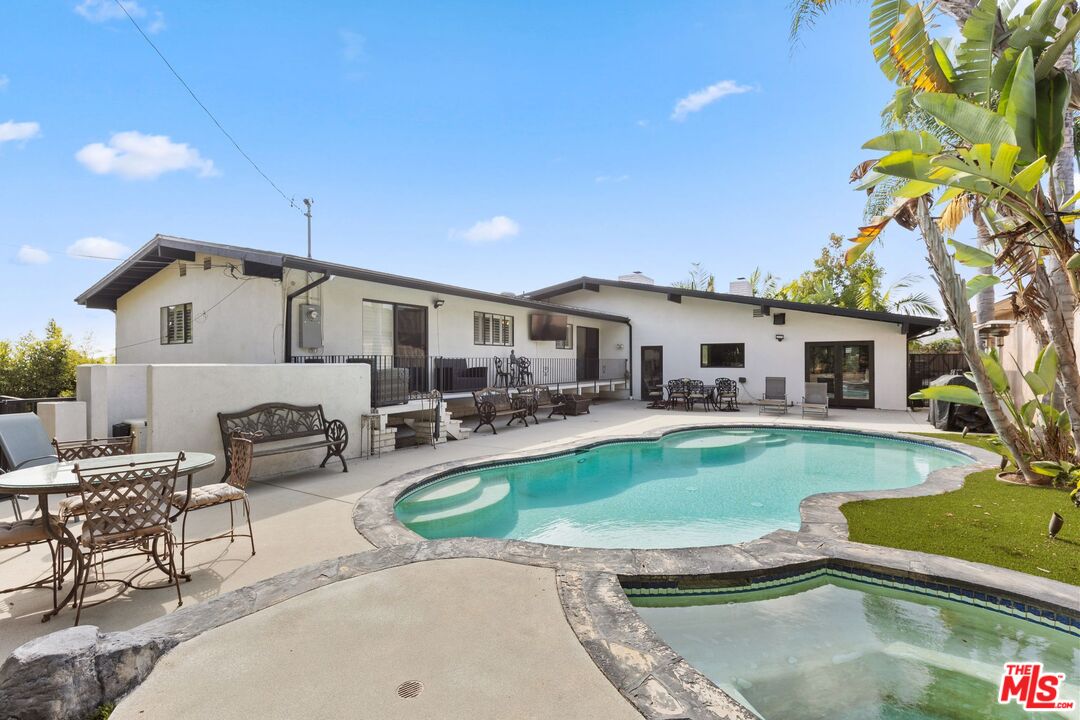 5204 Bedford Ave