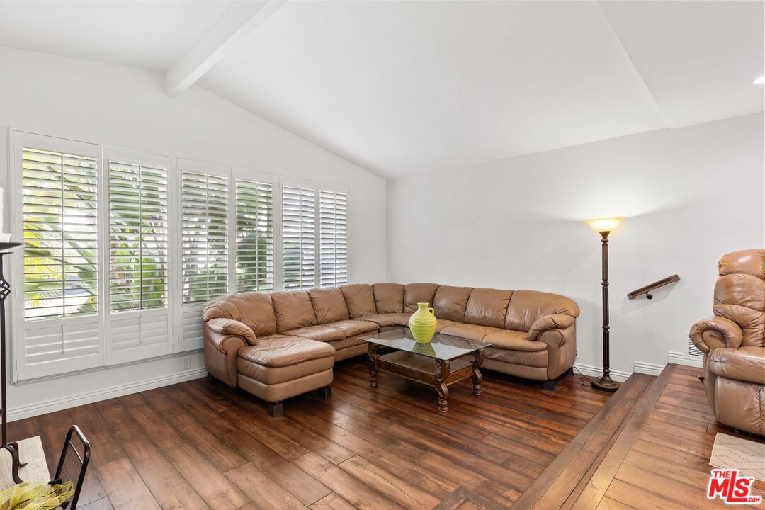 5204 Bedford Ave