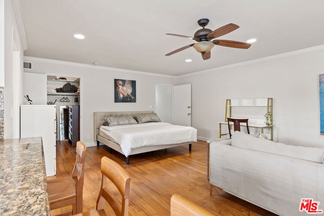 5204 Bedford Ave