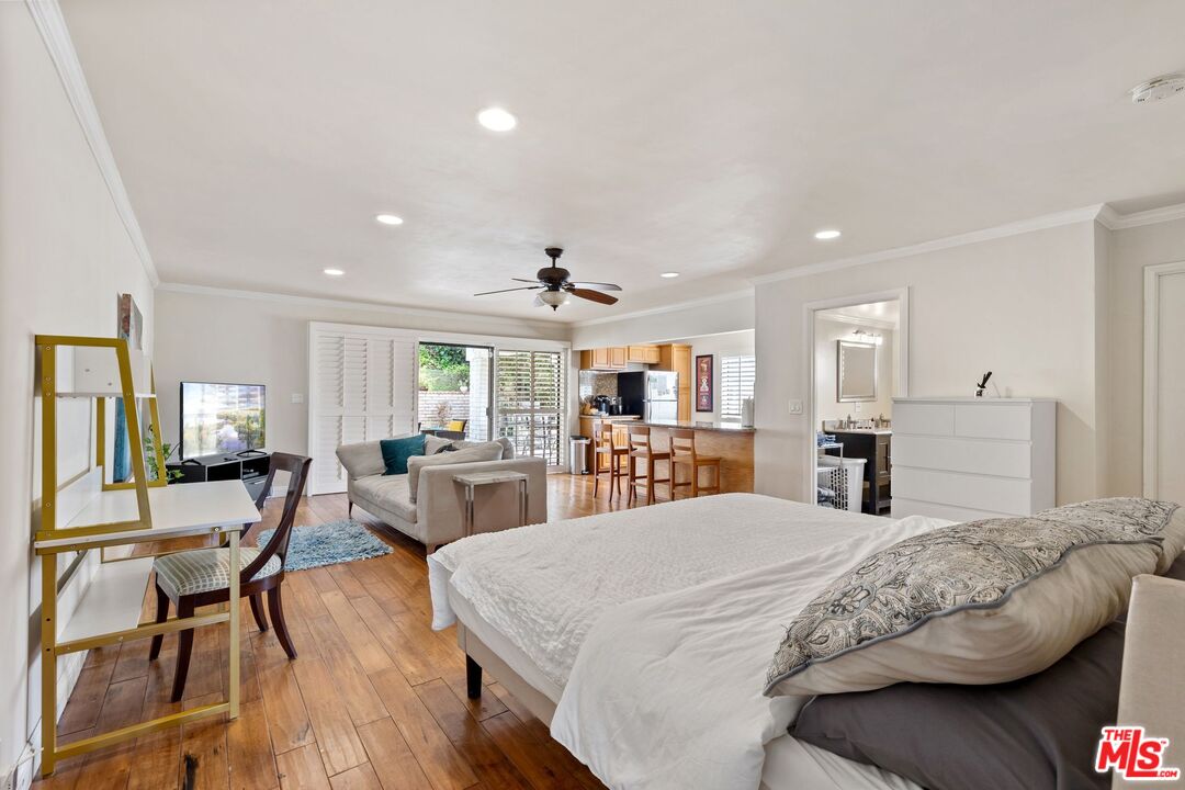 5204 Bedford Ave
