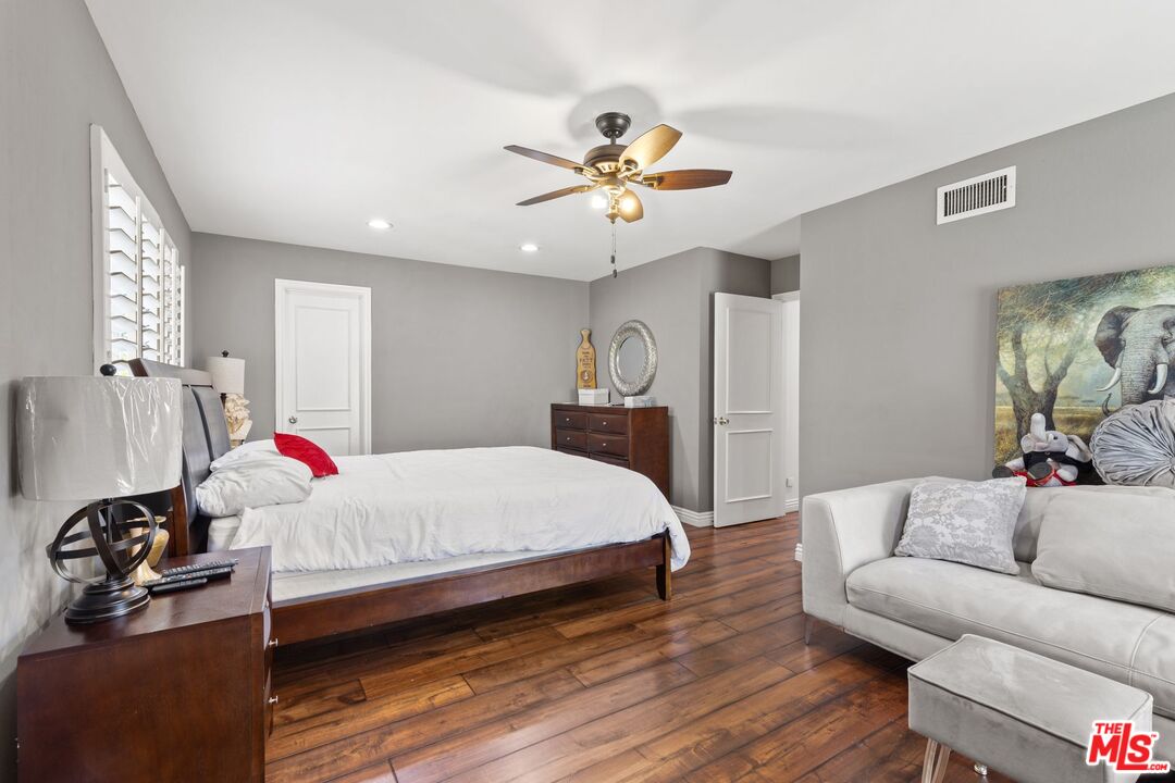 5204 Bedford Ave