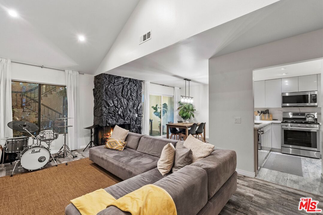 15050 Sherman Way Unit: 140