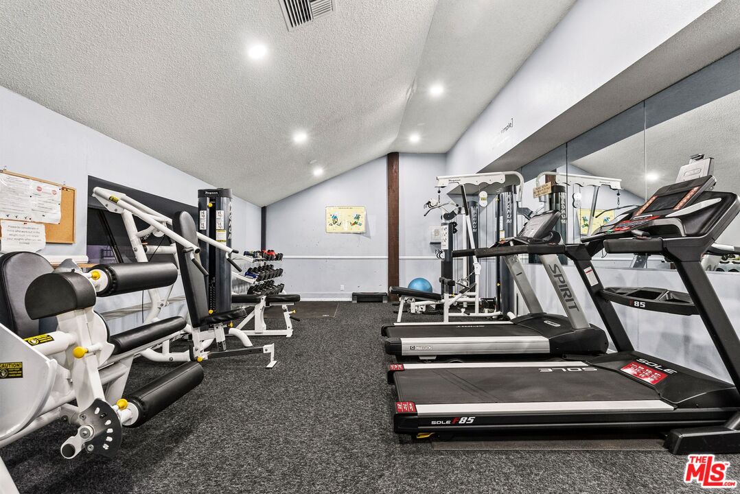 15050 Sherman Way Unit: 140