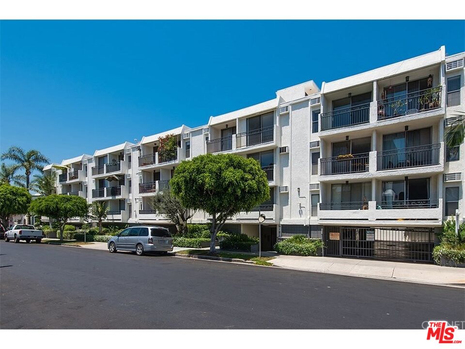 6151 Orange St Unit: 204