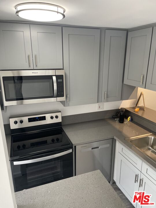 6151 Orange St Unit: 204