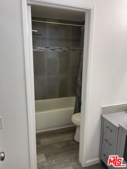 6151 Orange St Unit: 204