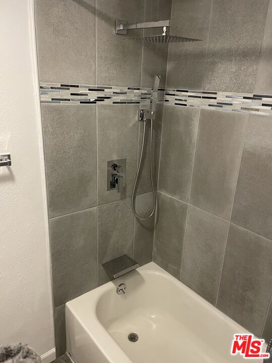 6151 Orange St Unit: 204