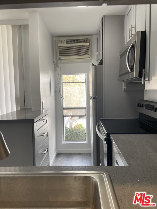 6151 Orange St Unit: 204