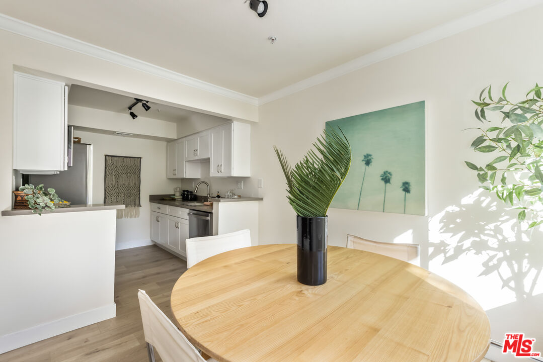 4511 Murietta Ave Unit: 6