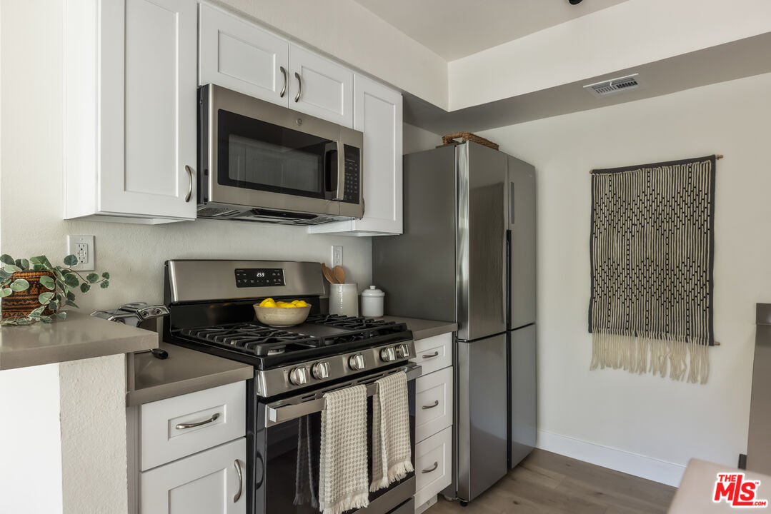 4511 Murietta Ave Unit: 6